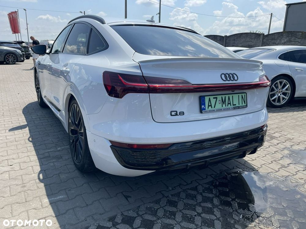 Audi Q8 Sportback e-tron - 1