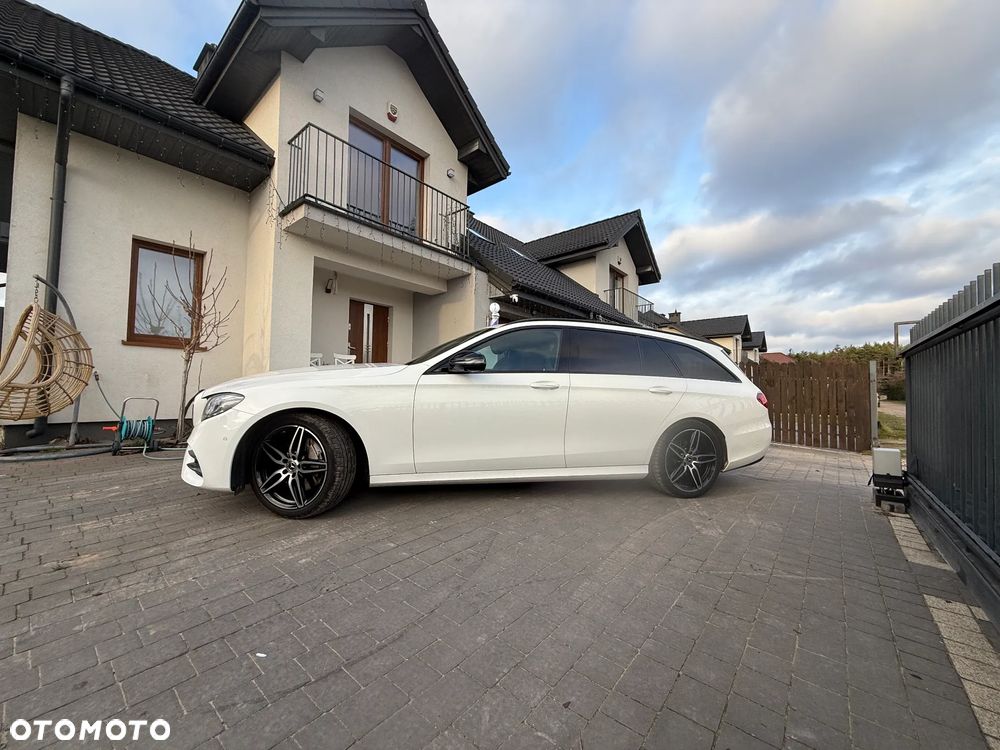 Mercedes-Benz Klasa E 220 d 4-Matic 9G-TRONIC - 12
