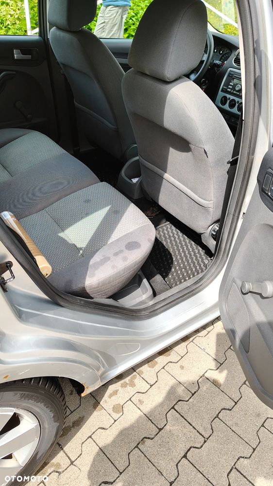 Ford Focus 1.6 16V Trend - 13