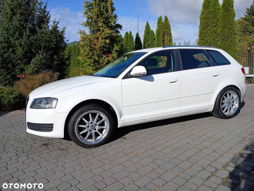 Audi A3 Sportback 2010 photo 3