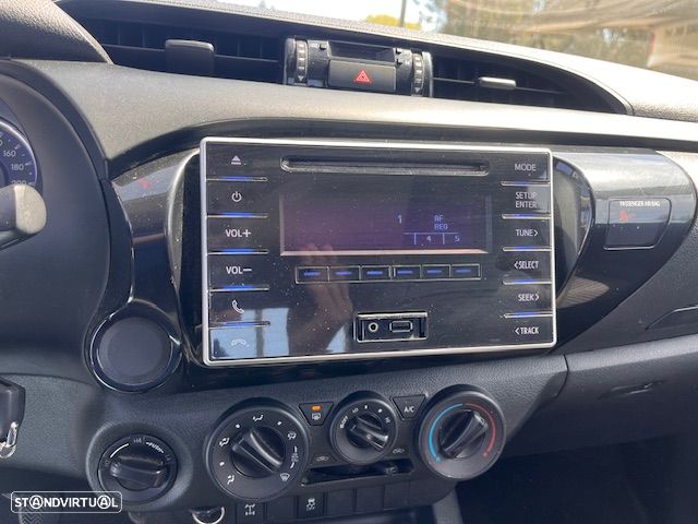 Toyota HILUX CLUB 4X4 150cv - 9