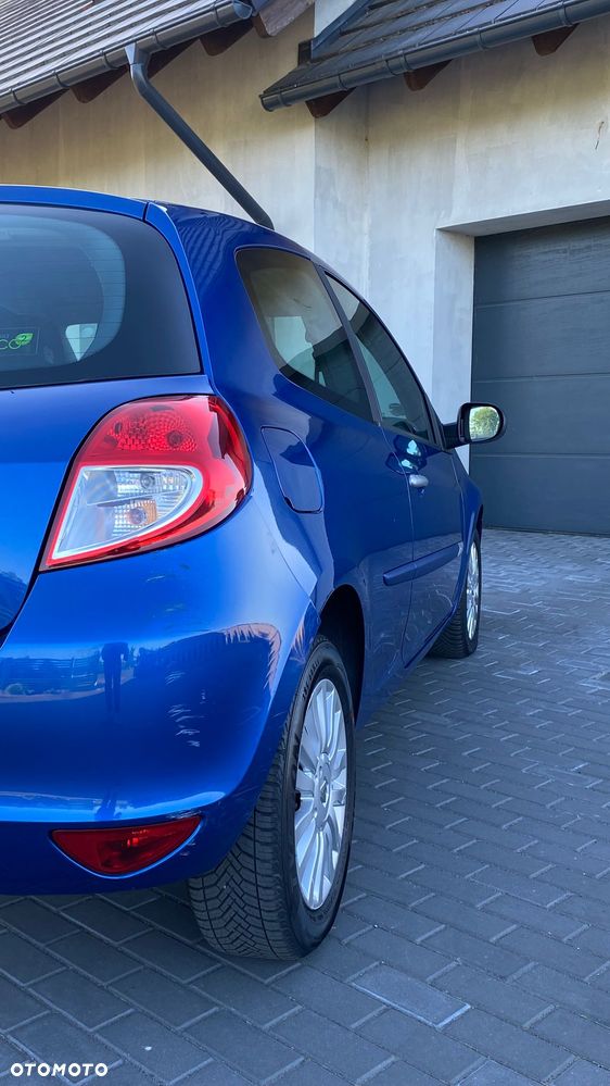 Renault Clio 1.2 16V 75 Expression - 17