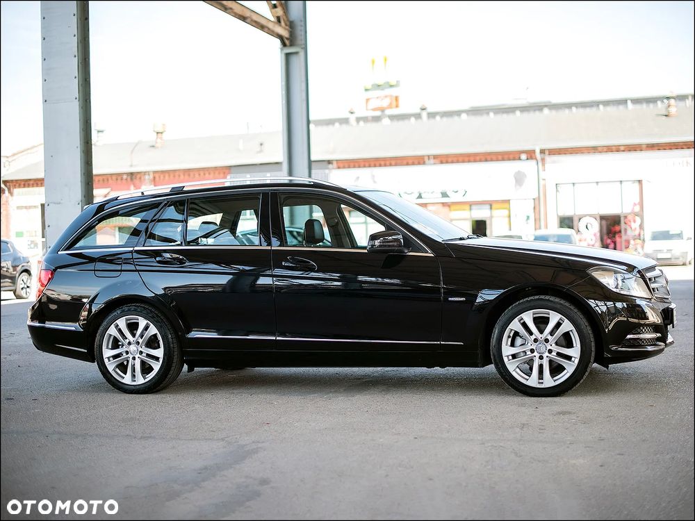 Mercedes-Benz Klasa C 180 BlueEFFICIENCY 7G-TRONIC Avantgarde - 12