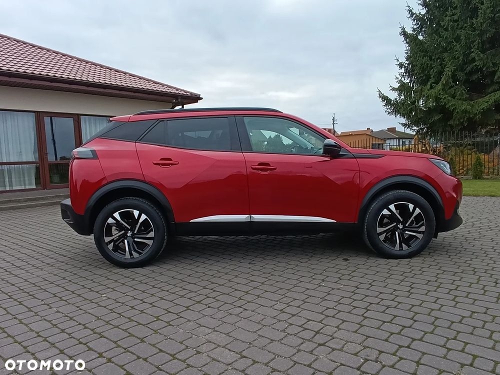 Peugeot 2008 BlueHDi 130 Allure S&S EAT8 - 11