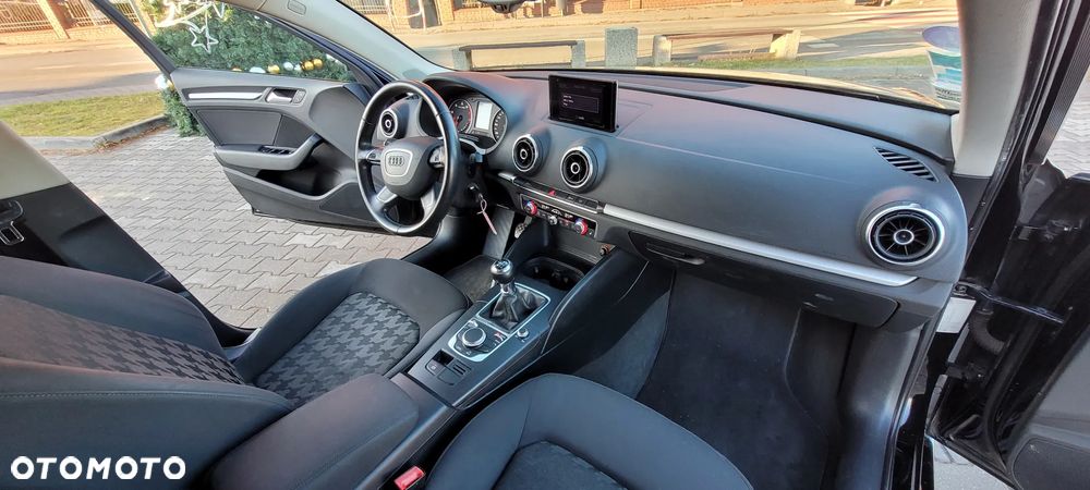 Audi A3 Sportback 1.2 TFSI Ambiente - 11