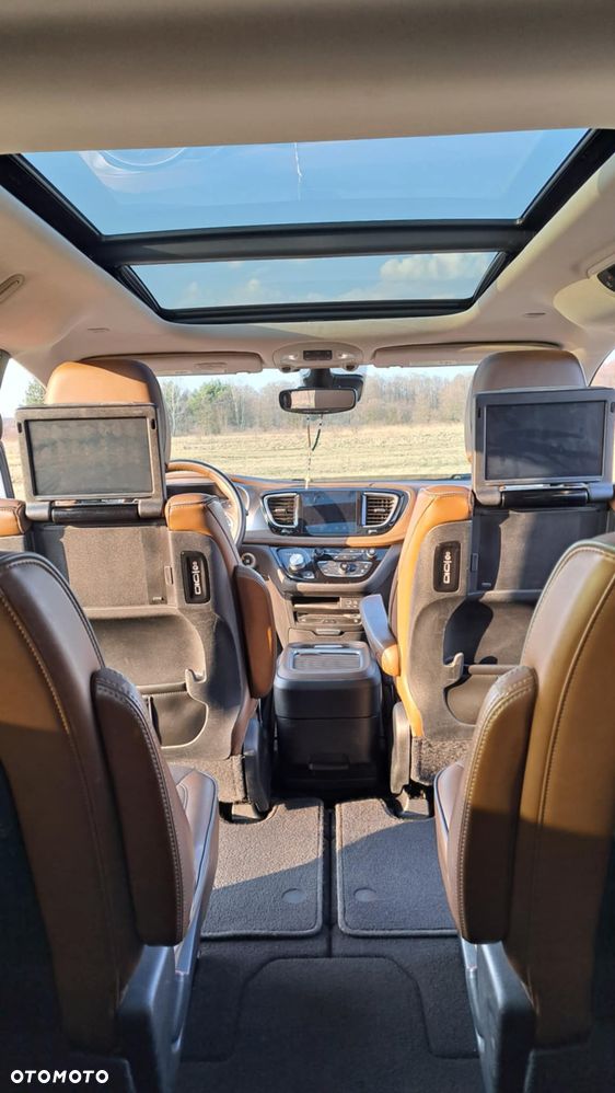 Chrysler Pacifica - 29