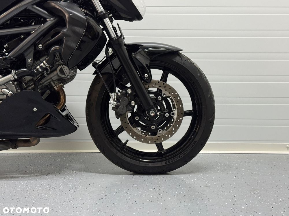 Suzuki Gladius - 5