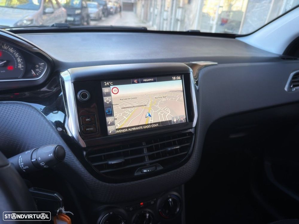 Peugeot 2008 1.6 BlueHDi Style - 14