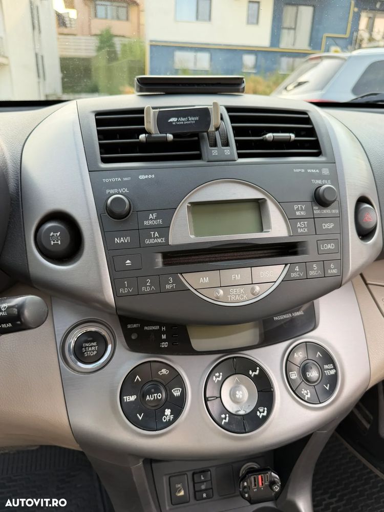 Toyota RAV4 2.0 Aut Executive - 26