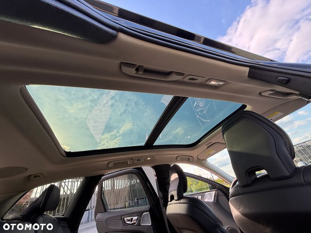 Volvo XC 60 B5 B AWD Ultimate Black Edition - 22