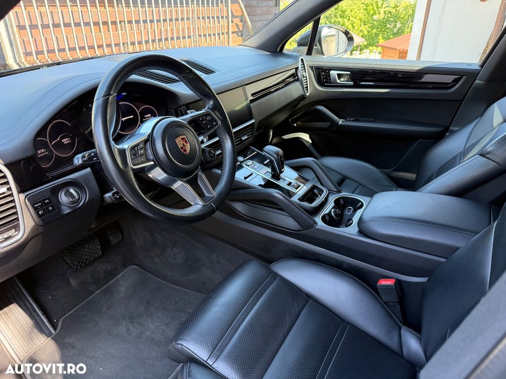 Porsche Cayenne - 8