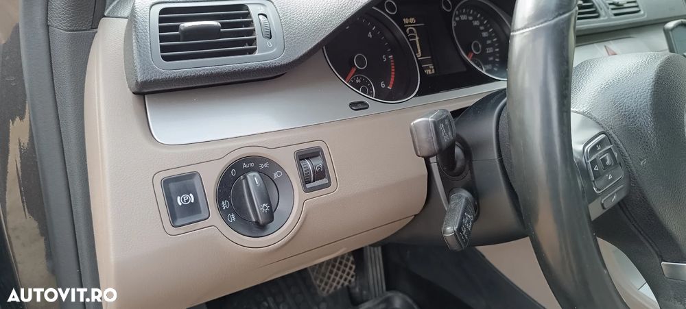 Volkswagen Passat 2.0TDI Sportline DPF DSG - 5