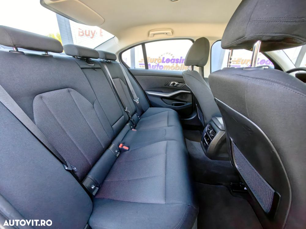 BMW Seria 3 318d Aut. - 18