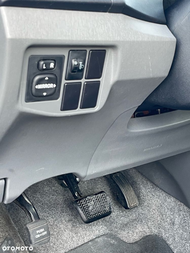 Toyota Prius (Hybrid) Comfort - 22