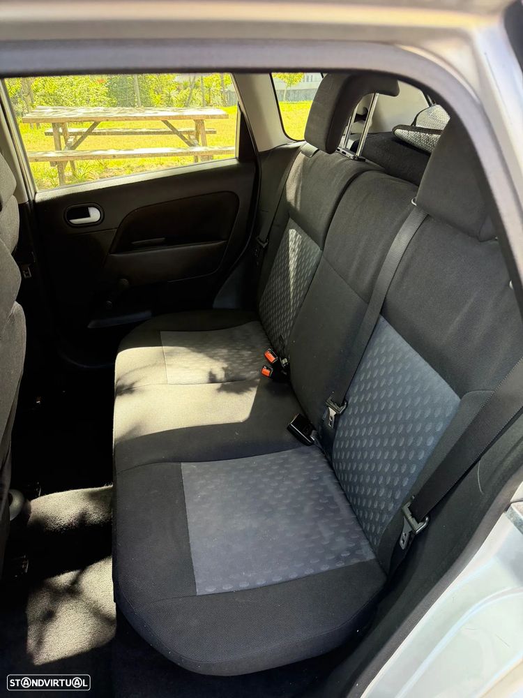 Ford Fiesta 1.4 TDCI Ghia - 13