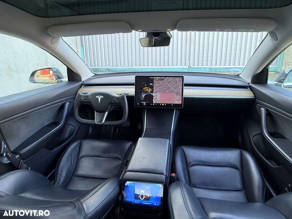 Tesla Model 3 - 12