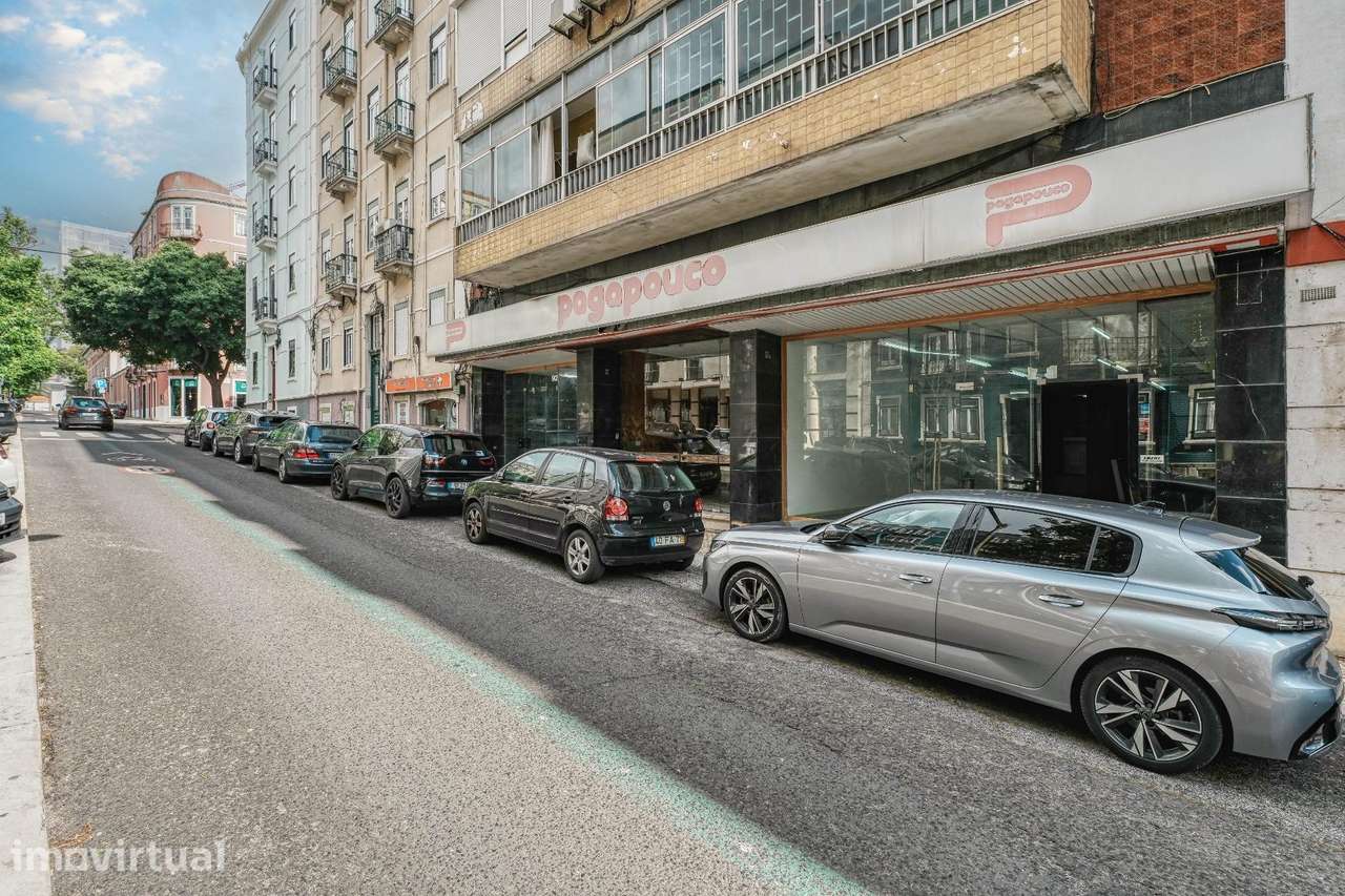 Loja de 894 m2 com Identidade Única, Venda ou Arrendamento, Saldanha - Grande imagem: 2/33