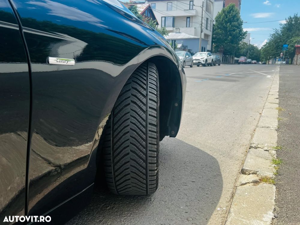 BMW Seria 3 320d Aut. Luxury Line - 14