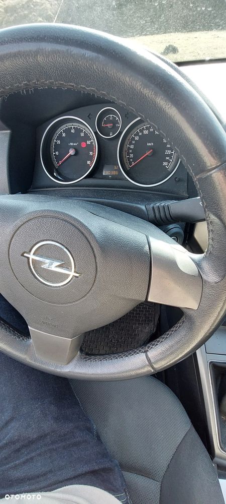 Opel Astra 1.6 Essentia - 14