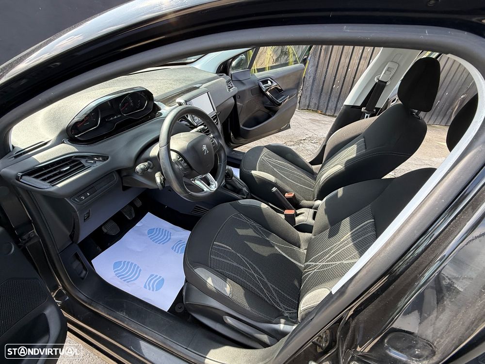 Peugeot 208 1.2 PureTech Style - 46