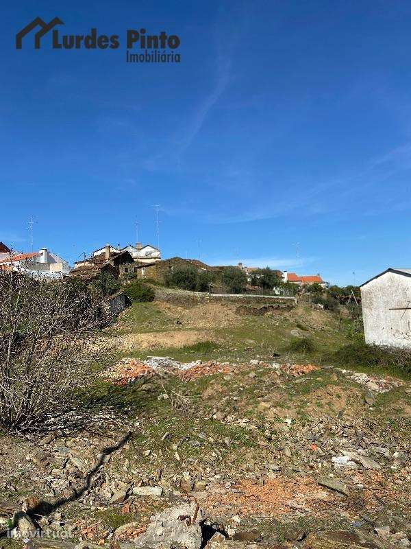 Moradias em Ruína - Grande imagem: 4/5