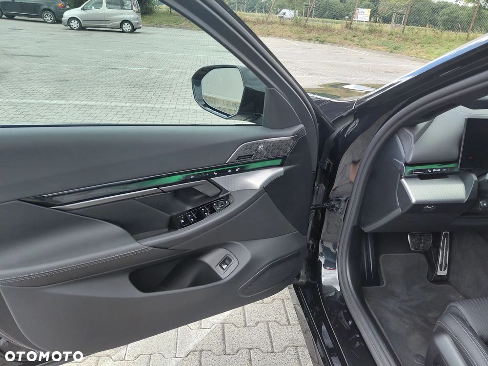 BMW Seria 5 530i mHEV M Sport sport - 3