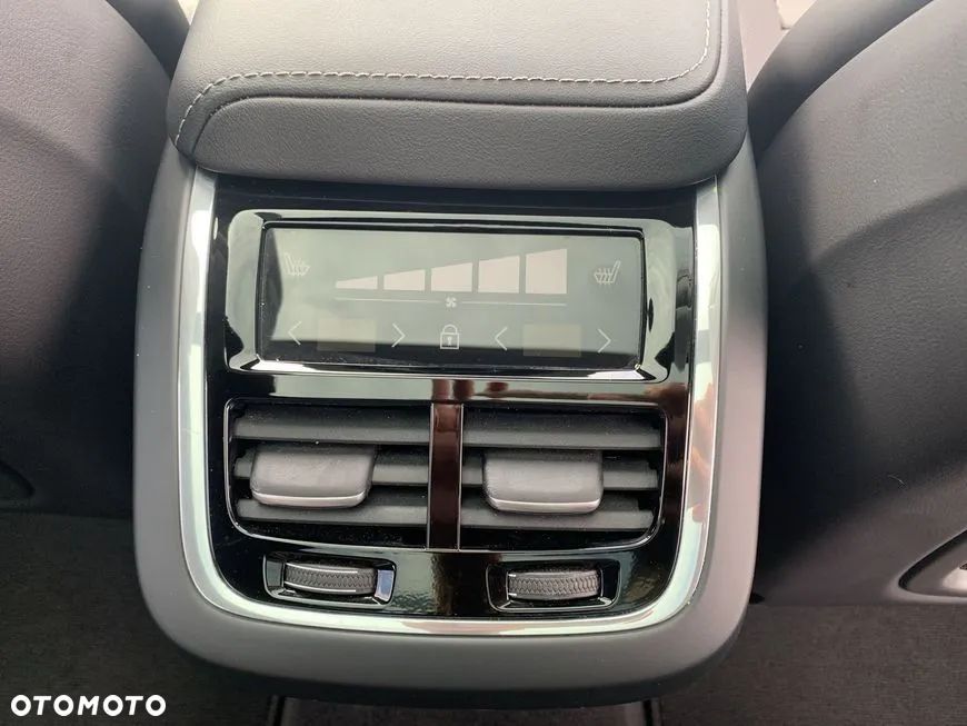 Volvo XC 60 B5 B AWD Ultimate Black Edition - 12