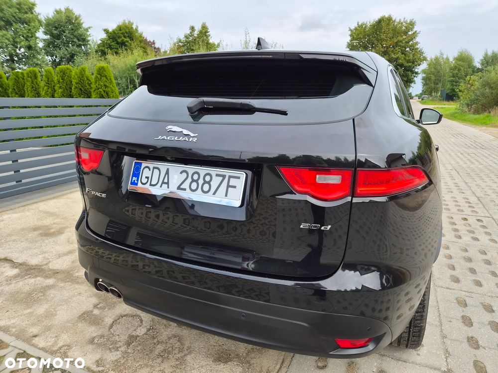 Jaguar F-Pace 20d Prestige - 12