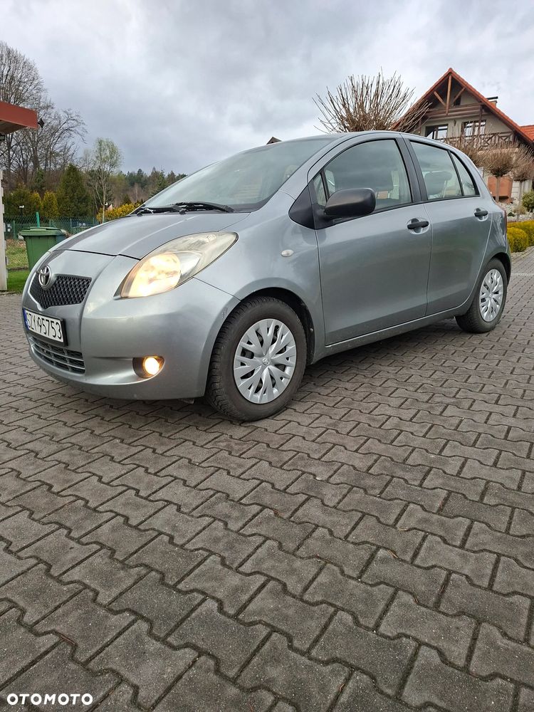 Toyota Yaris - 4