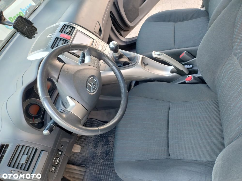 Toyota Auris 1.4 D-4D Premium - 5