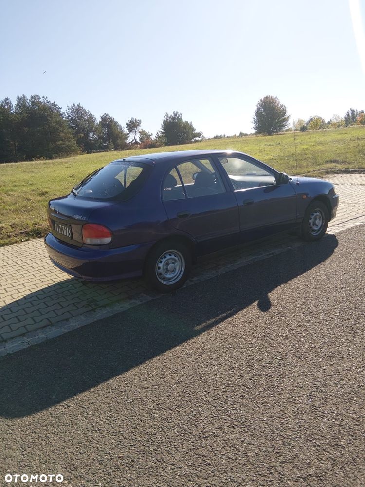 Hyundai Accent - 4