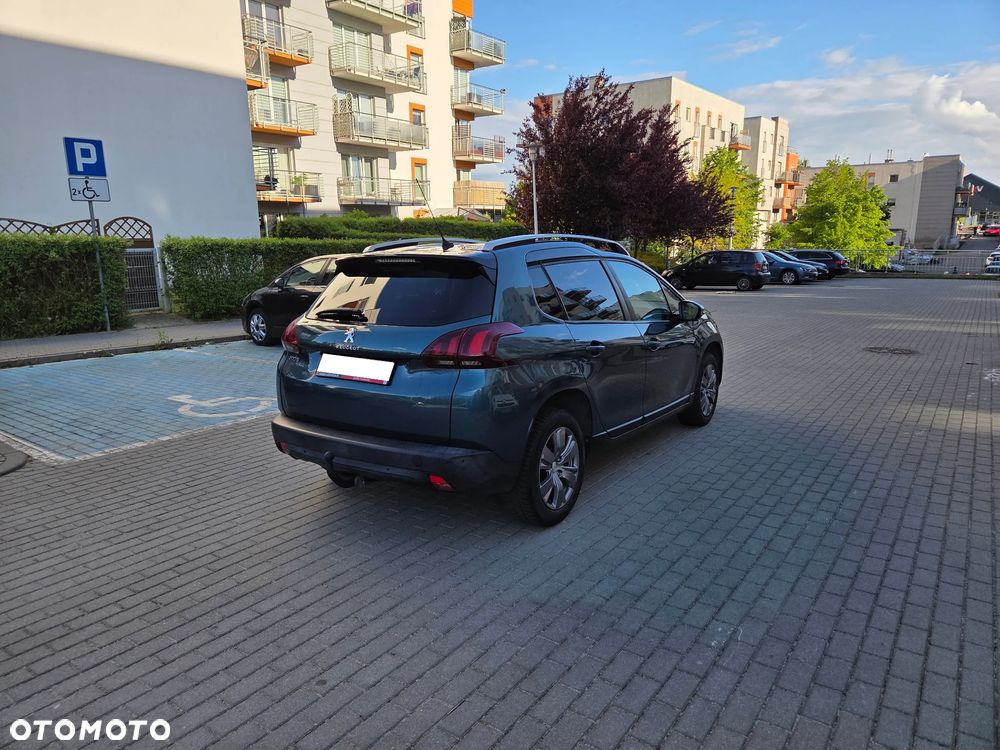 Peugeot 2008 1.2 Pure Tech Style - 5