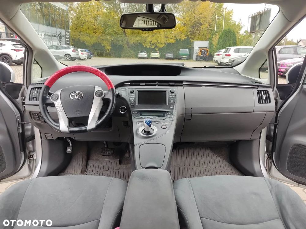 Toyota Prius - 10