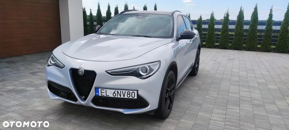 Alfa Romeo Stelvio - 1