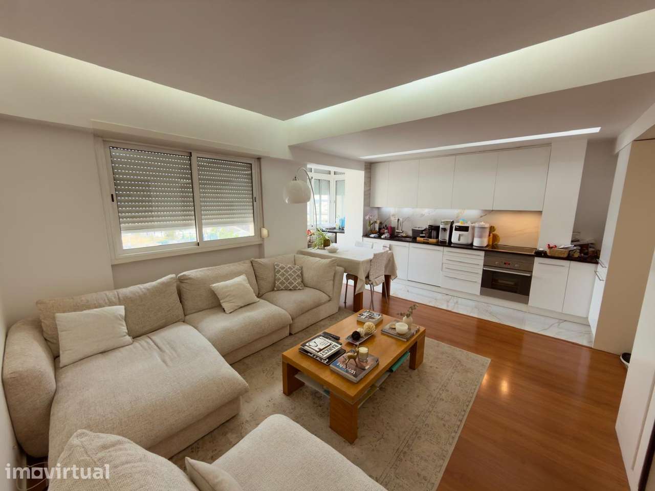 T3 centro de Almada remodelado por arquitecto - Grande imagem: 2/28