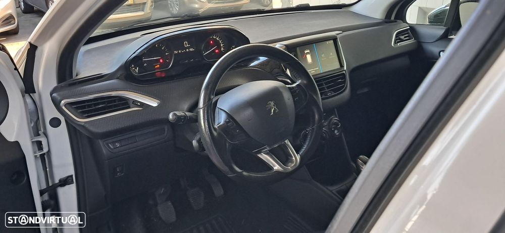 Peugeot 208 1.2 PureTech Active - 5