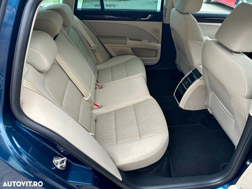 Skoda Superb Combi 2.0 TDI DSG Elegance - 9