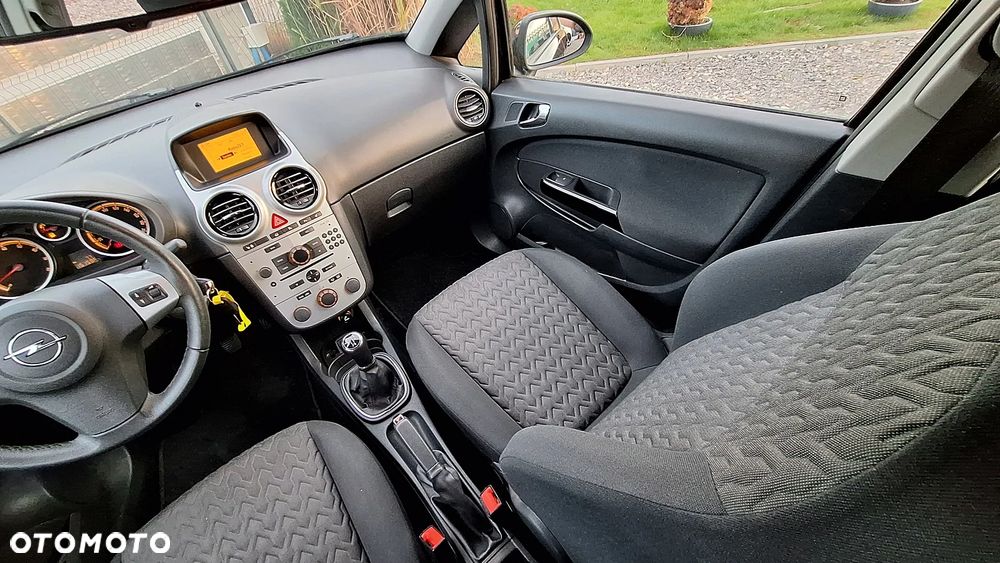 Opel Corsa - 20