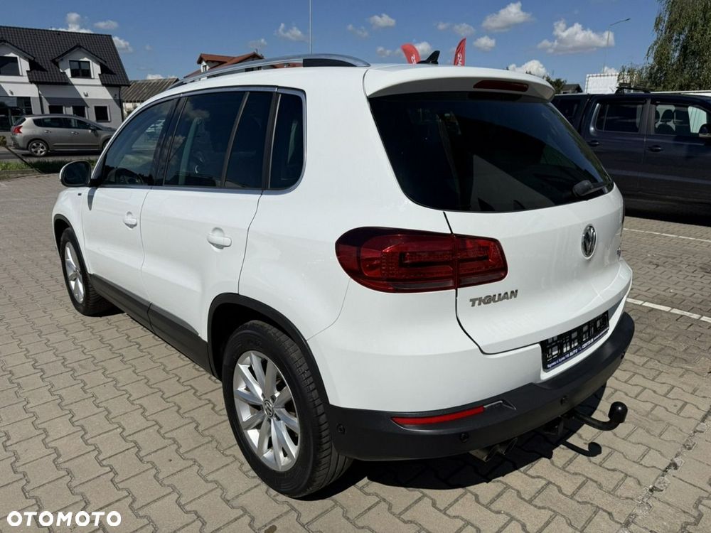 Volkswagen Tiguan 2.0 TDI DPF BlueMotion Technology Lounge Sport & Style - 9