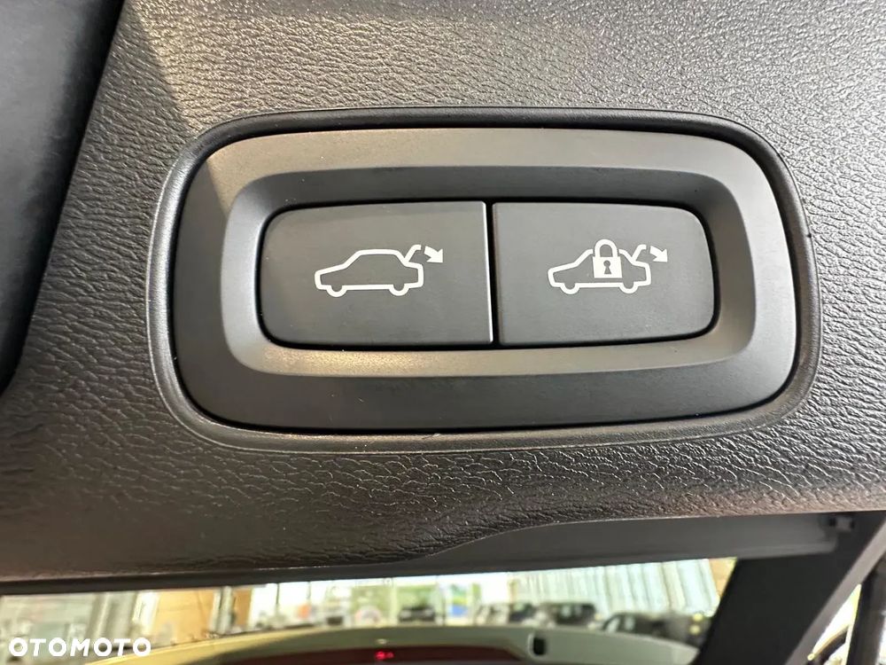 Volvo XC 60 T8 Plug-In Hybrid AWD Polestar Engineered - 16