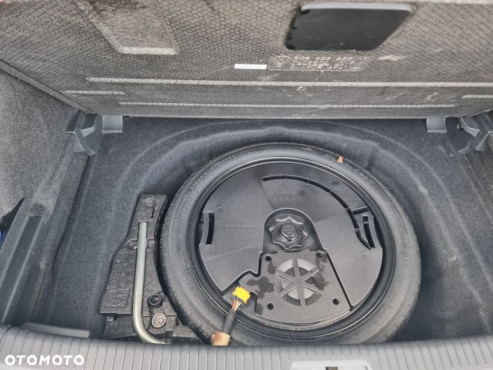 Volkswagen Golf - 25