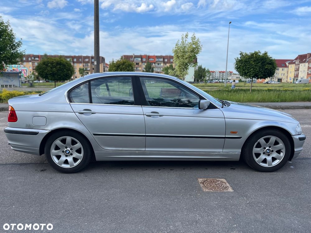 BMW Seria 3 320i - 8