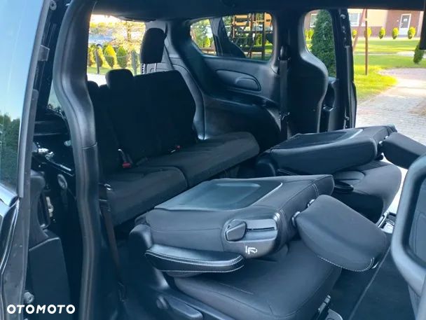 Chrysler Pacifica - 12