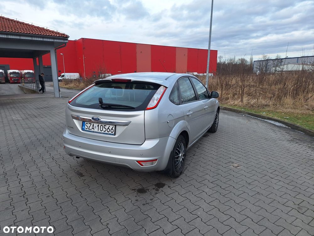 Ford Focus 1.6 Ti-VCT Ghia - 2