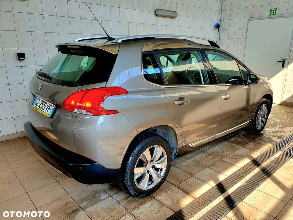 Peugeot 2008 1.6 e-HDi Allure S&S - 4