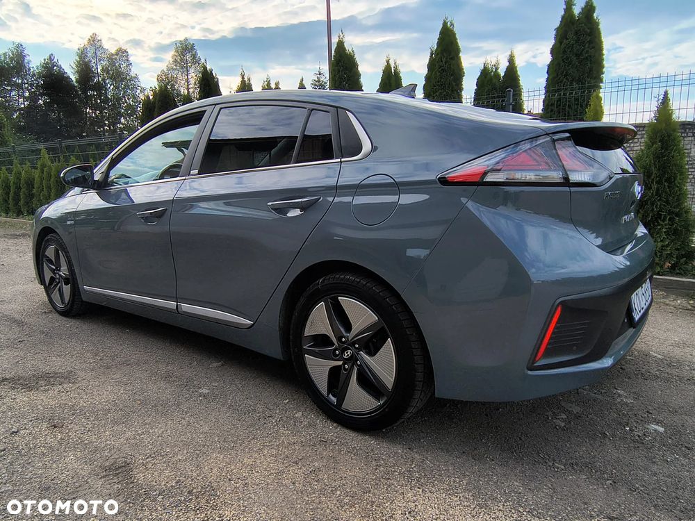 Hyundai IONIQ Hybrid Platinum - 4