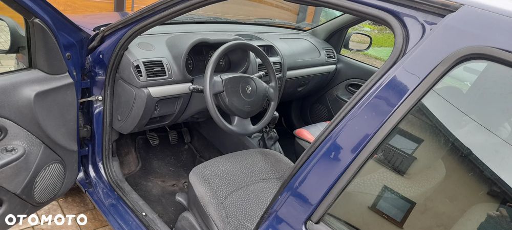 Renault Clio 1.2 16V Campus - 4