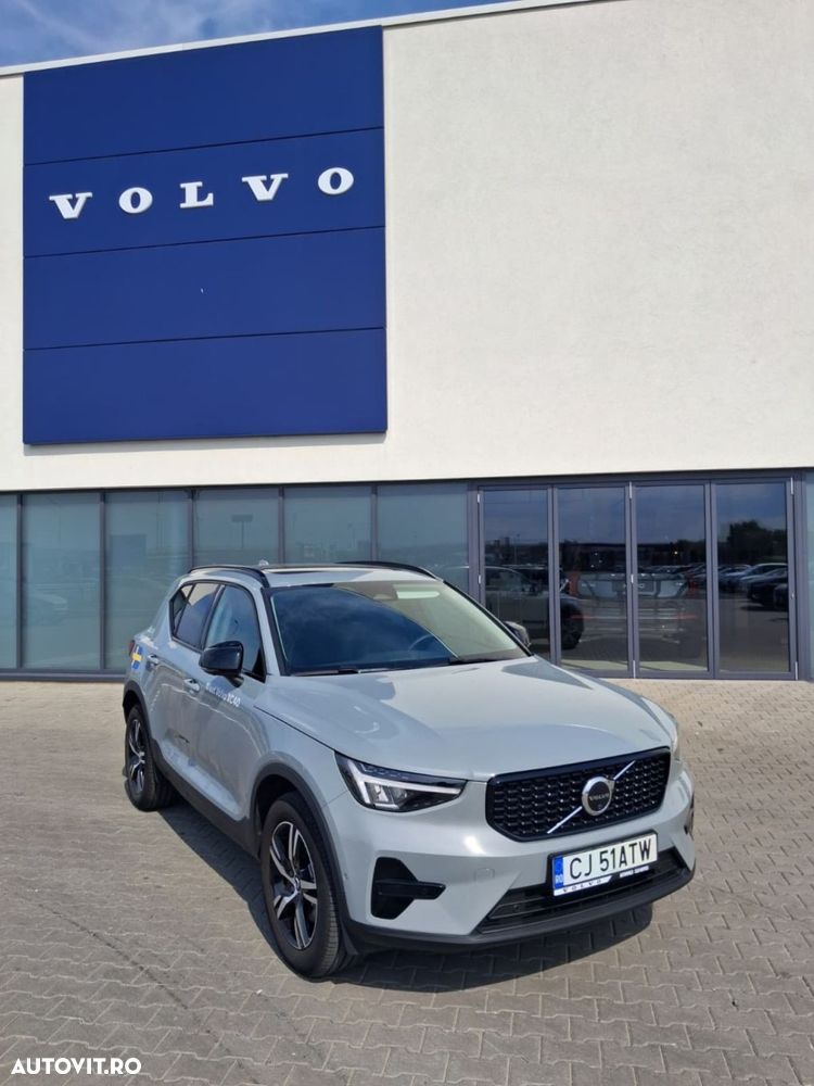 Volvo XC 40 B4 AT FWD MHEV Plus Dark - 3