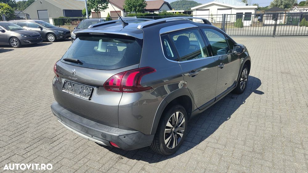 Peugeot 2008 PureTech 110 Style - 2
