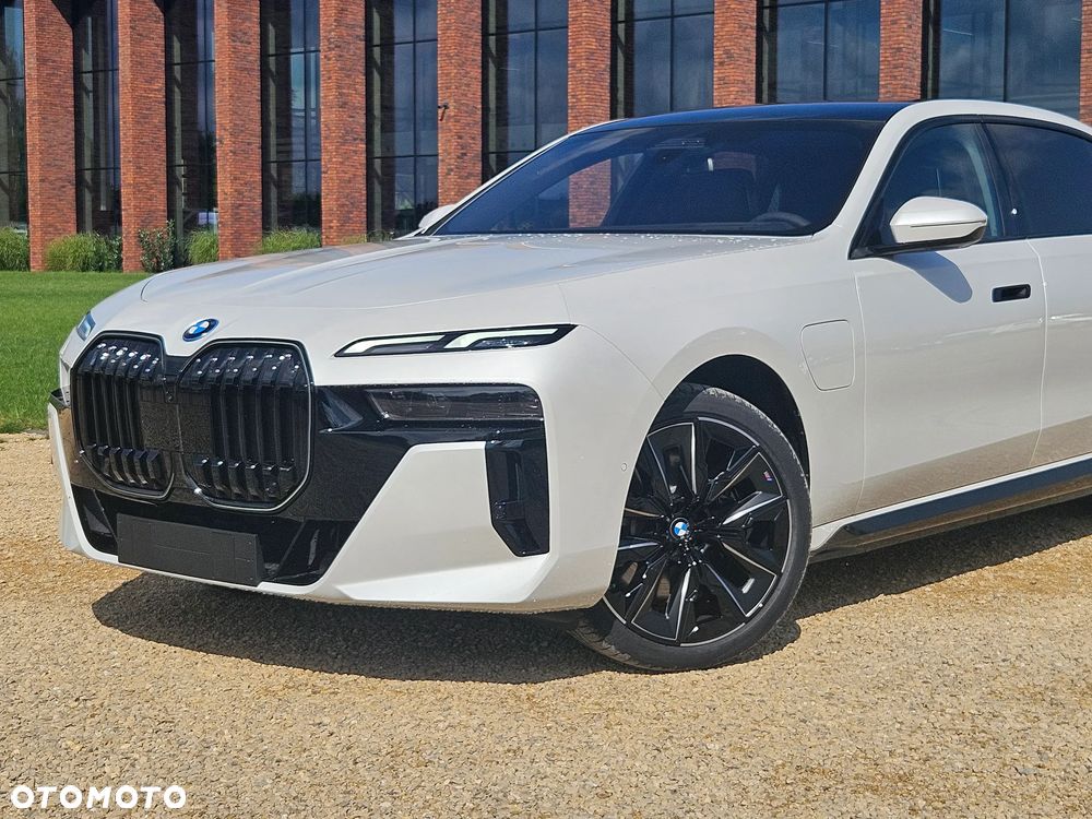 BMW Seria 7 750e PHEV xDrive M Sport sport - 3